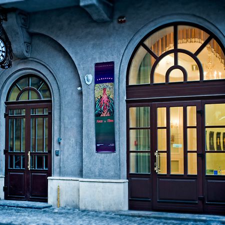 British Club Lviv Hotel Bagian luar foto