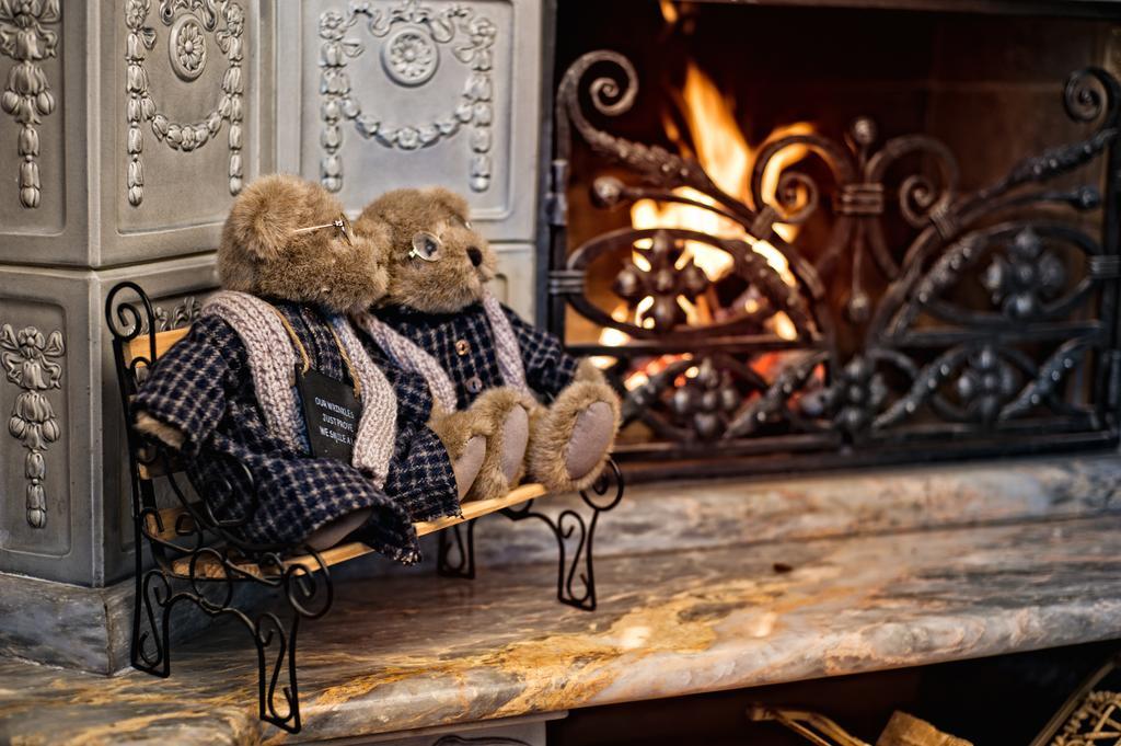 British Club Lviv Hotel Bagian luar foto