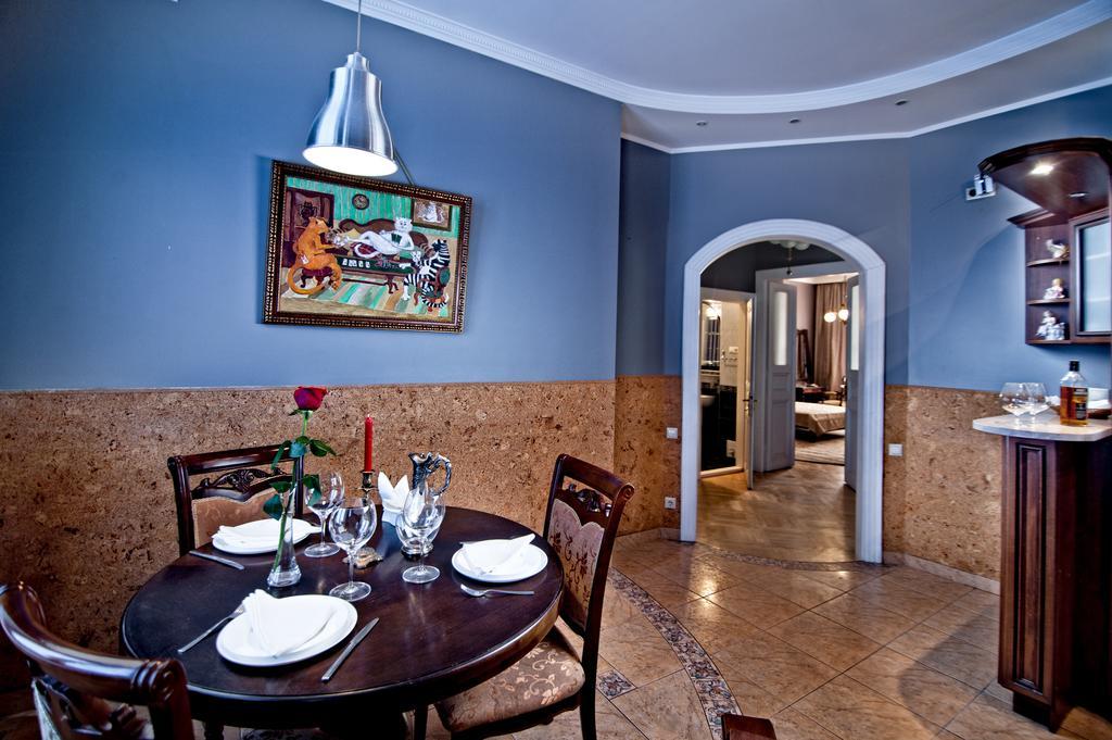 British Club Lviv Hotel Ruang foto