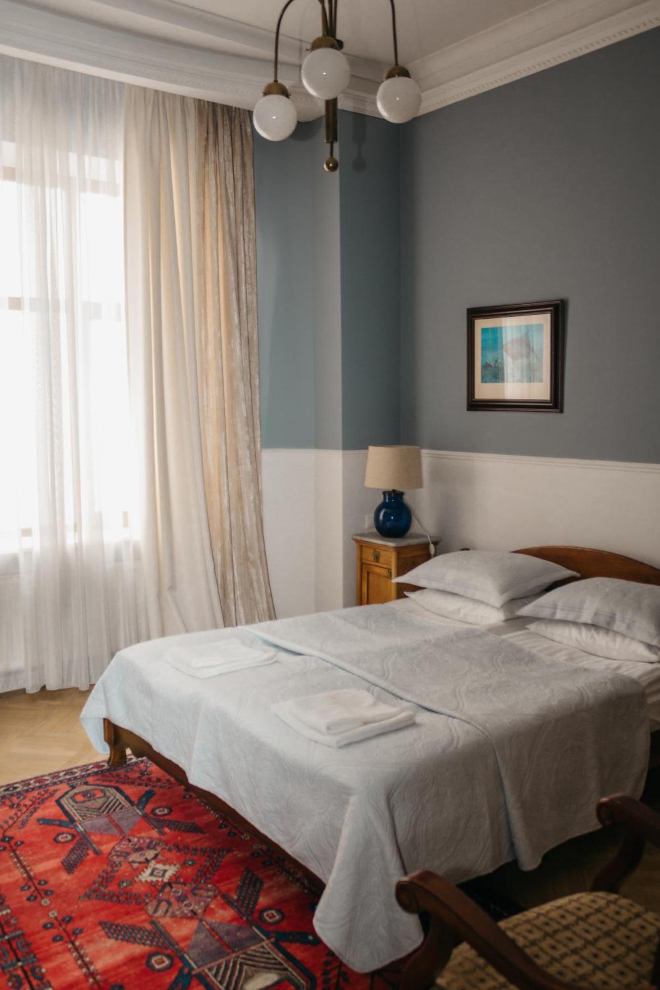 British Club Lviv Hotel Bagian luar foto