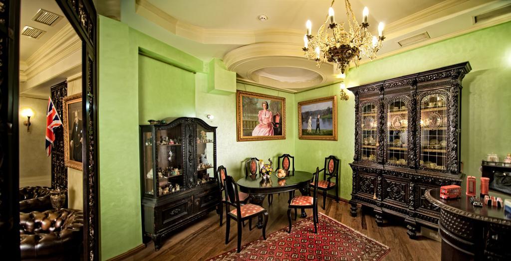 British Club Lviv Hotel Bagian luar foto