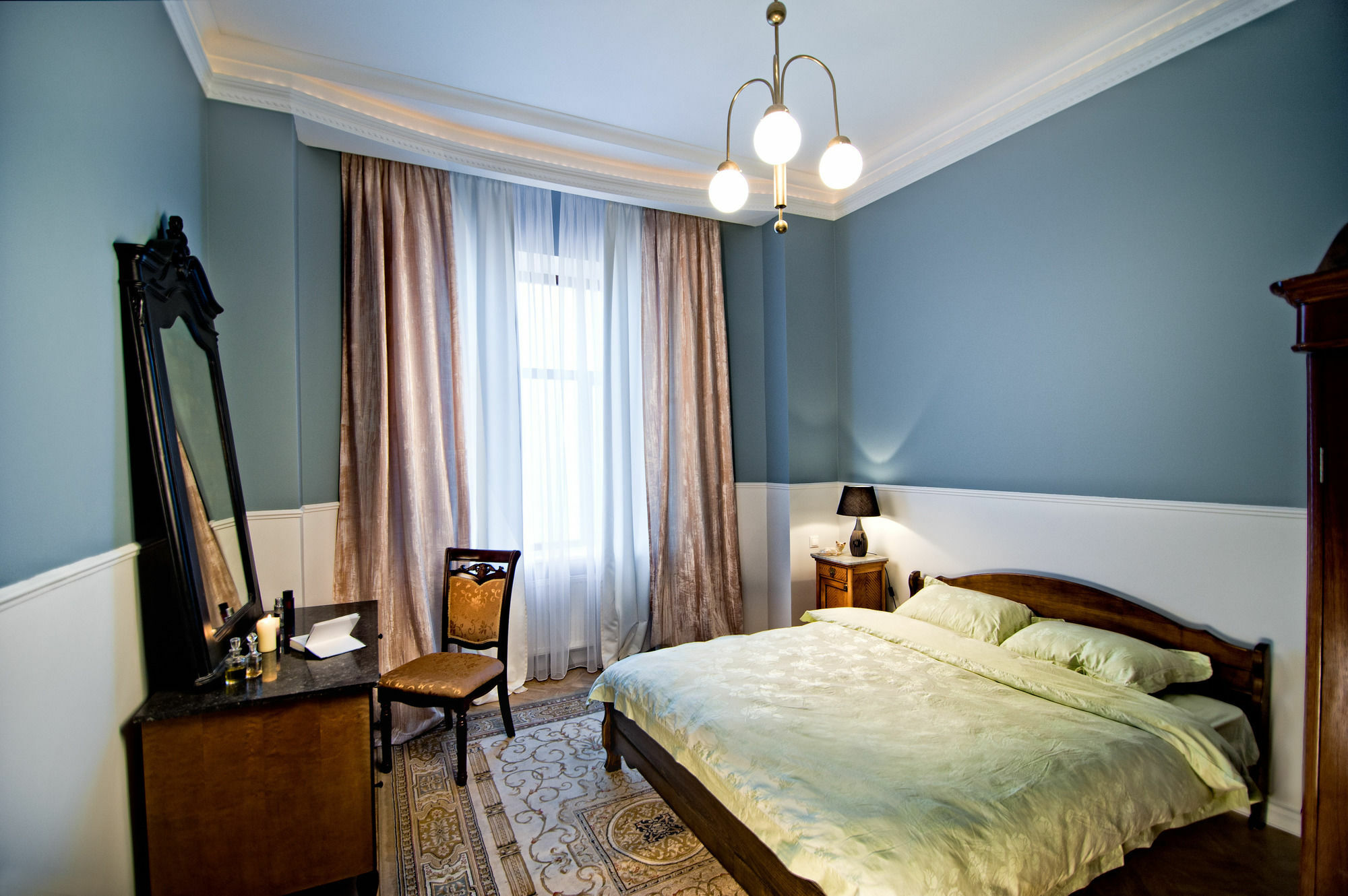 British Club Lviv Hotel Bagian luar foto